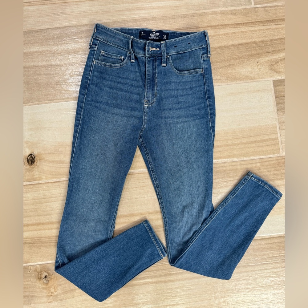 Hollister High- Rise Super Skinny Jeans